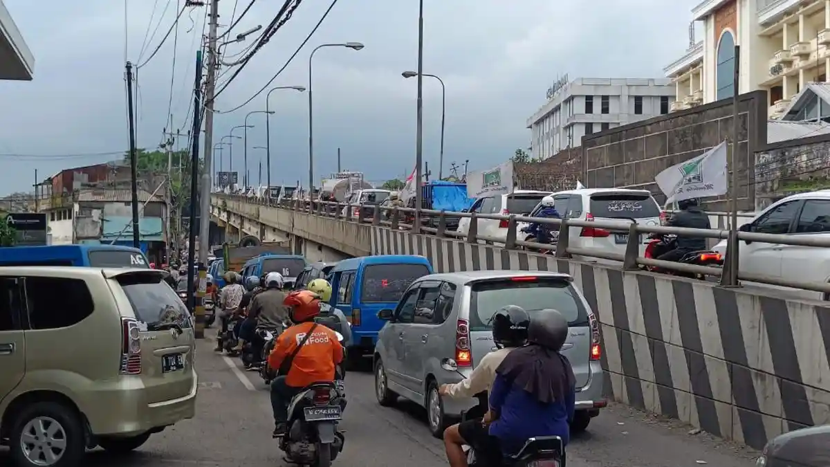 Jelang Ramadan 2022, Sejumlah Jalan di Kota Malang Macet Parah