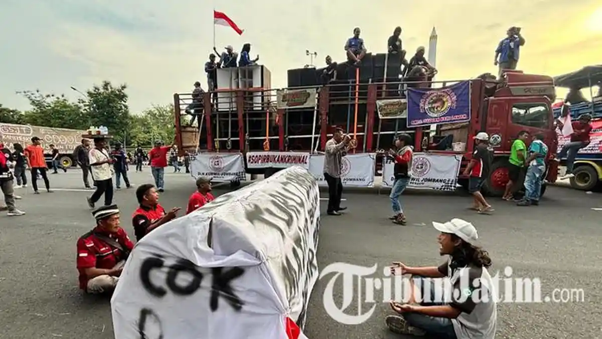 Bawa Sound Horeg dan Keranda, Ribuan Sopir di Jatim Suarakan Perbaikan Regulasi Terkait ODOL