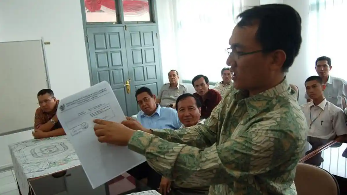 Andi Arief Kembali Berkicau di Twitter, Sebut Perintah SBY Memang Dua Kaki