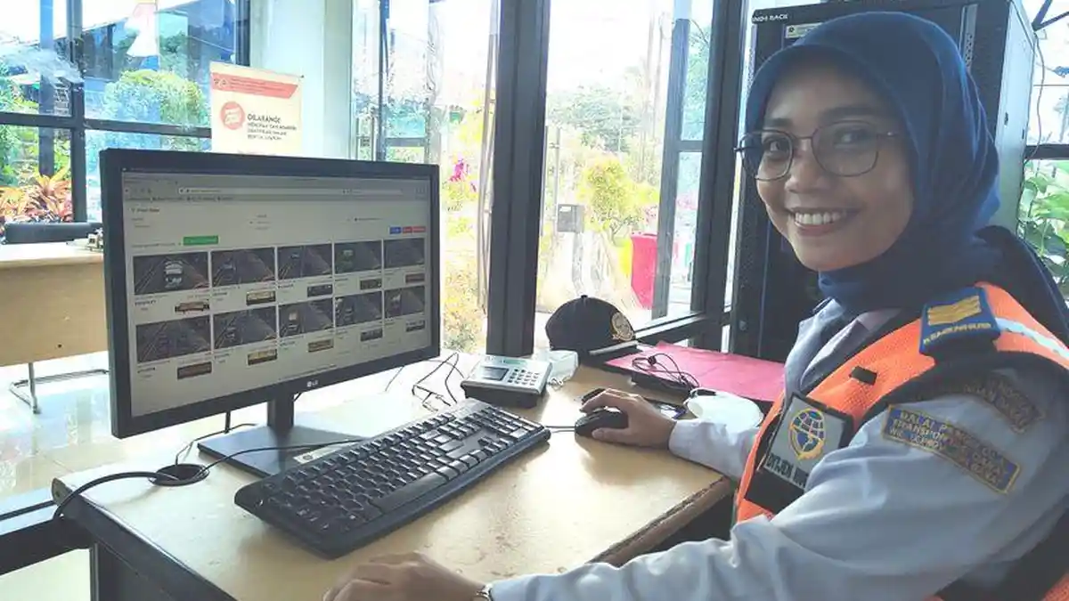 "Di Situ Saya Merasa Terharu" Kata Nadiya Saat Ada Wisatawan Singgah di Jembatan Timbang Indramayu