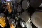Pembuatan Kendang Batak di Bengkel Seni Sunda Creative