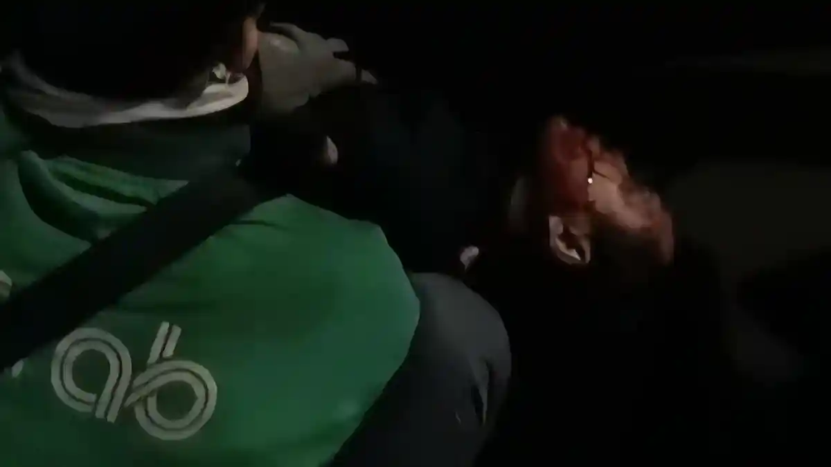 Pemotor Jadi Korban Begal di Flyover Kampung Melayu Jaktim, Motor Raib, Kaki Patah