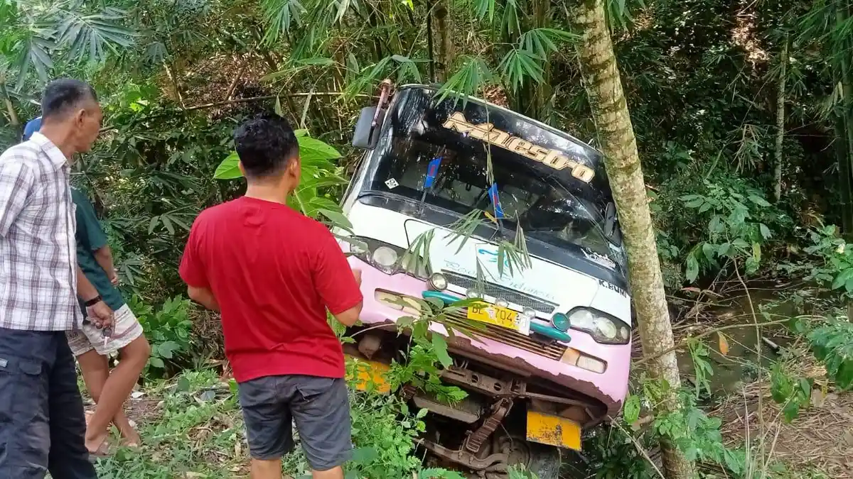 Kabar Duka di Hari Bahagia, Bus Rombongan Pengantin Lampung Terjun Bebas ke Jurang, 1 Orang Tewas