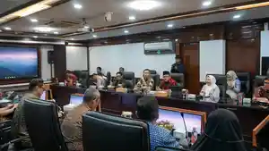 Wali-Kota-Tanjungpinang-Lis-Darmansyah-bersama-jajaran.jpg