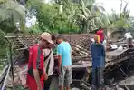 Jamilah Selamat Saat Rumahnya yang Berusia 52 Tahun Roboh di Palembang Saat Sedang Ambil Pakaian