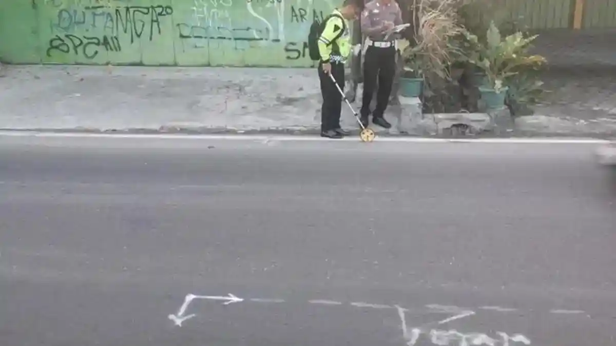 Pasutri Lansia Pengendara Motor Ditabrak Pikap di Jalan Magelang, Satu Tewas