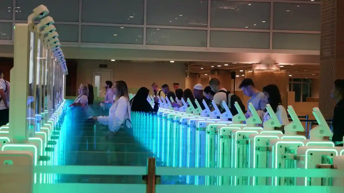 WNA Pemegang ITAP dan ITAS Bisa Melintasi Autogate Imigrasi di Bandara Soetta dan Ngurah Rai