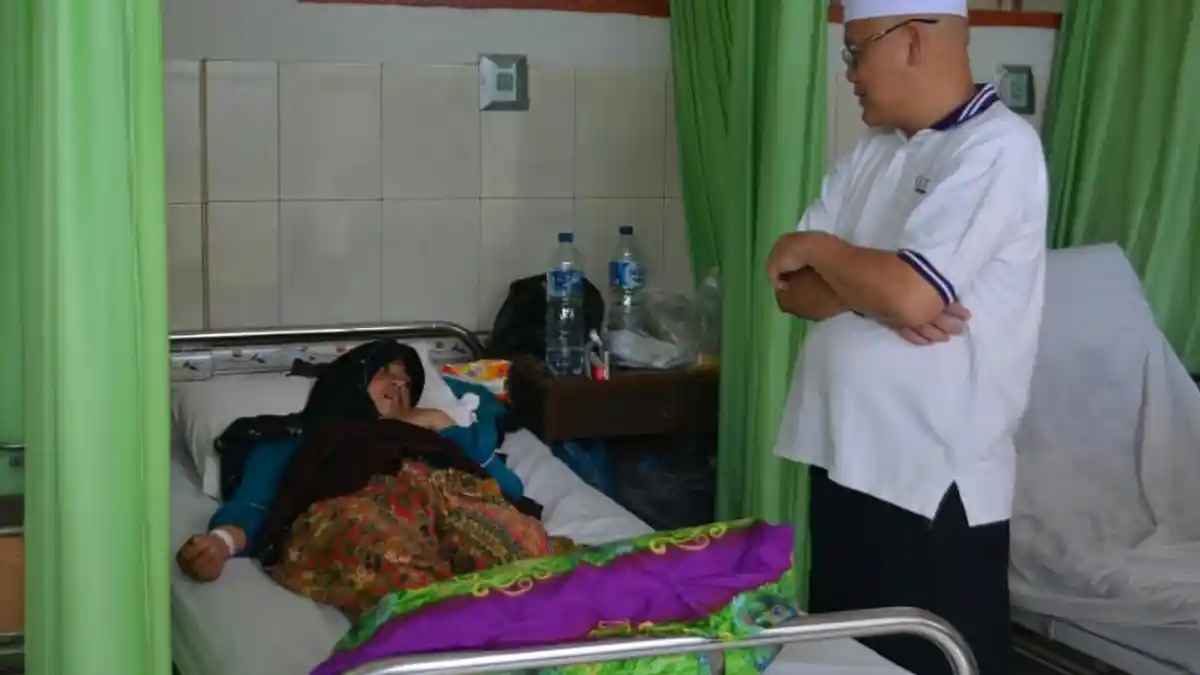 Ratna Alami Pendarahan Hebat Pasca Melahirkan Anak Kembar 4, Warga Ramai-Ramai Donor Darah