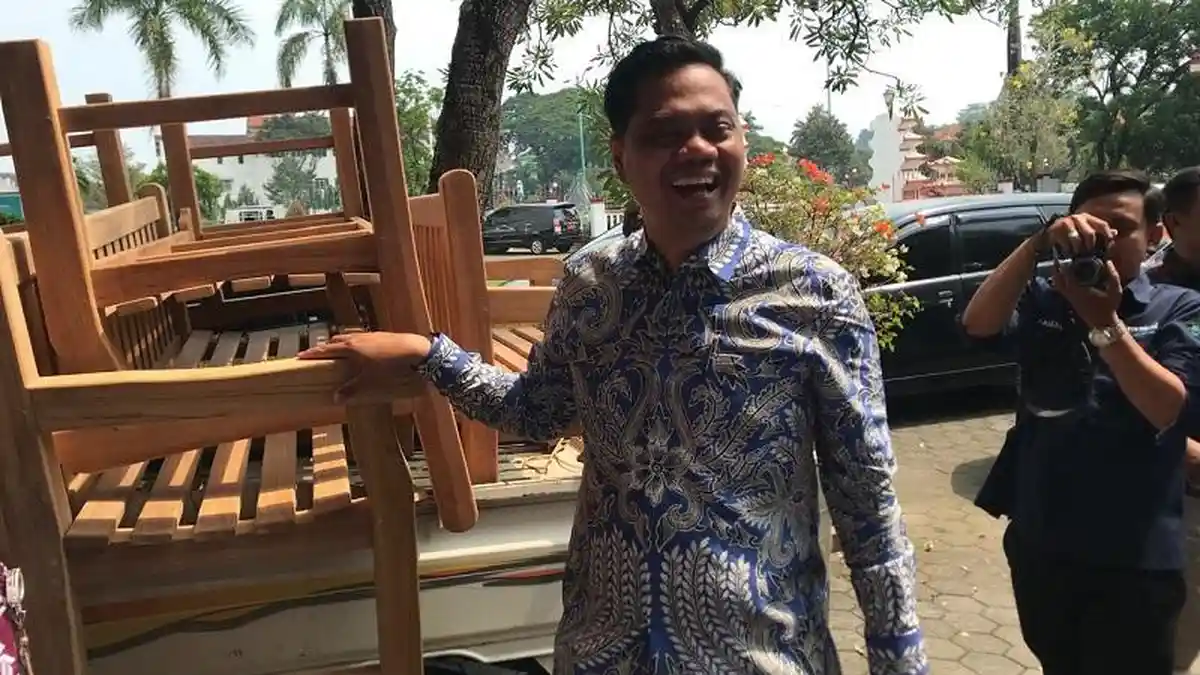 Pedestrian Jalan Pemuda dan Kartini Jepara Makin Mirip Eropa, Dilengkapi Kursi Kayu Hibah HIMKI