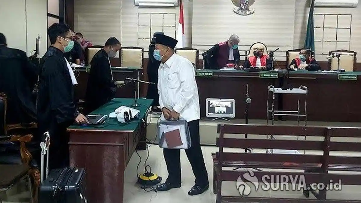 Mantan Bupati Sidoarjo Saiful Ilah Dituntut 4 Tahun Penjara