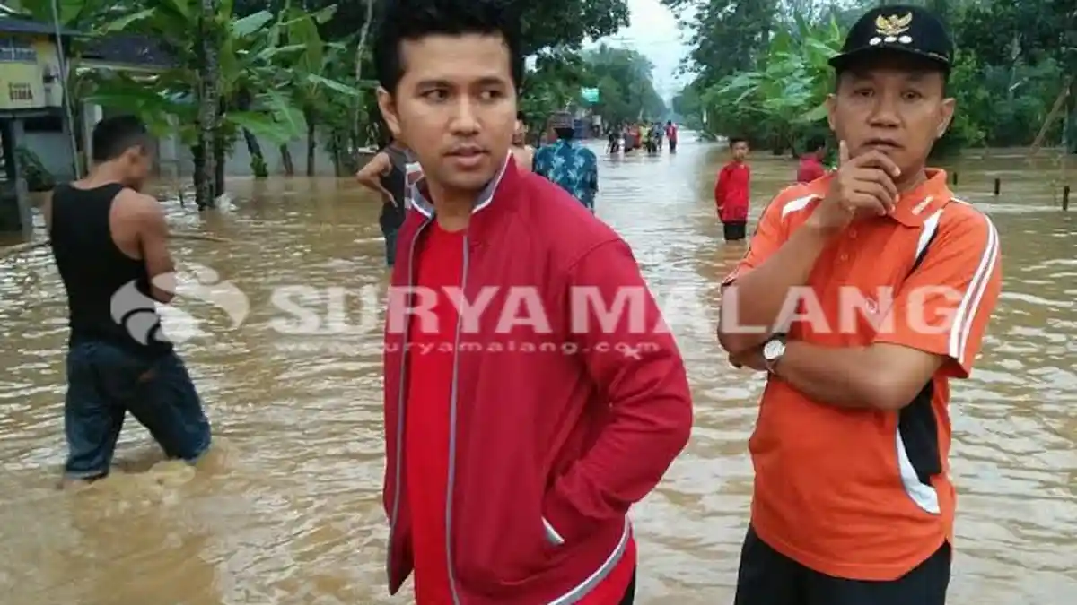 Bupati Emil Dardak Terjebak Banjir Bandang di Trenggalek