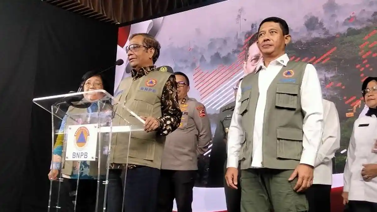Cek Kesiapan Antisipasi Karhutla di Kantor BNPB, Mahfud MD Minta Forkopimda Waspada