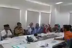 pj-gubernur-sulsel-saat-berada-di-gedung-pengoperasian-dan-pemeliharaan-pltb-sidrap_20180602_161933.jpg