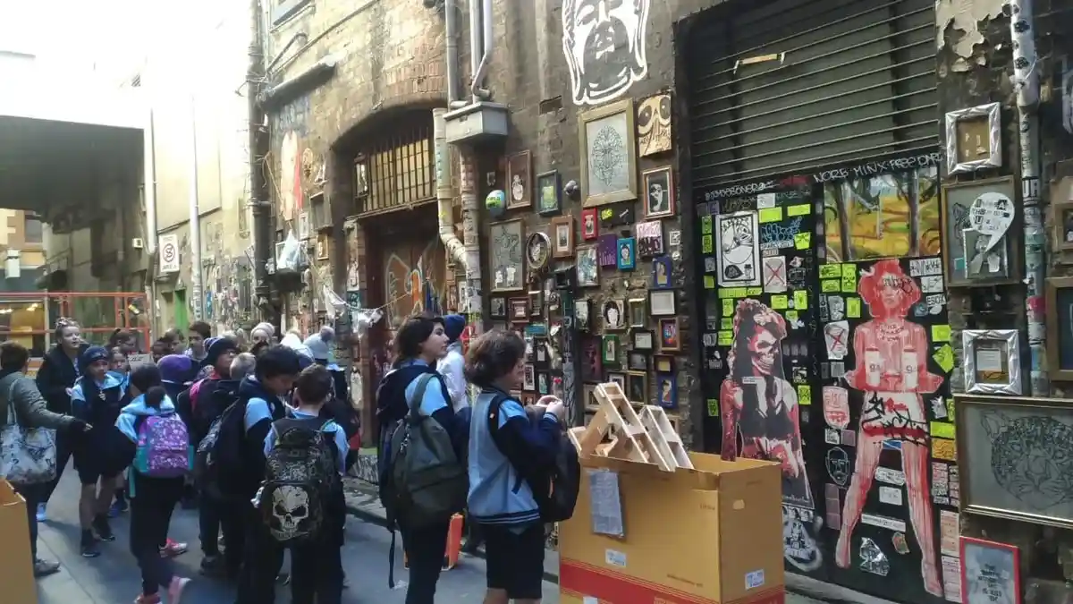 Menelusuri Indahnya Seni Mural dan Grafiti di Jalanan Melbourne