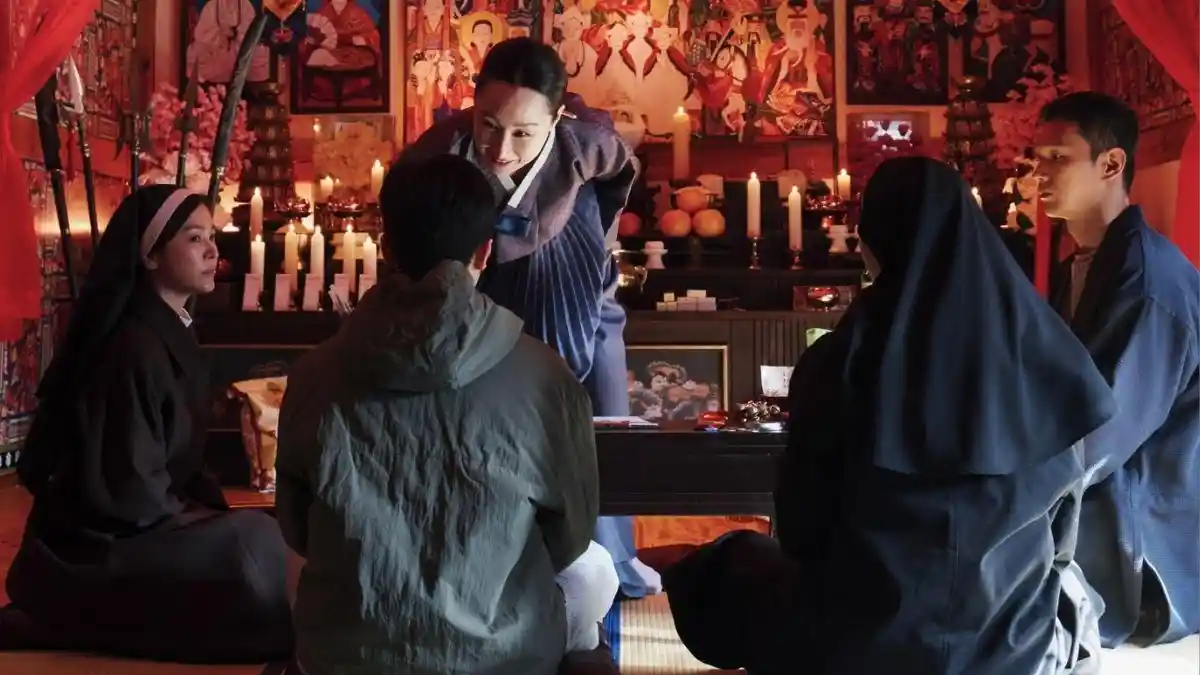 Sinopsis Dark Nuns yang Dibintangi Song Hye Kyo dan Jeon Yeo Bin, Lengkap Trailer dan Daftar Pemain