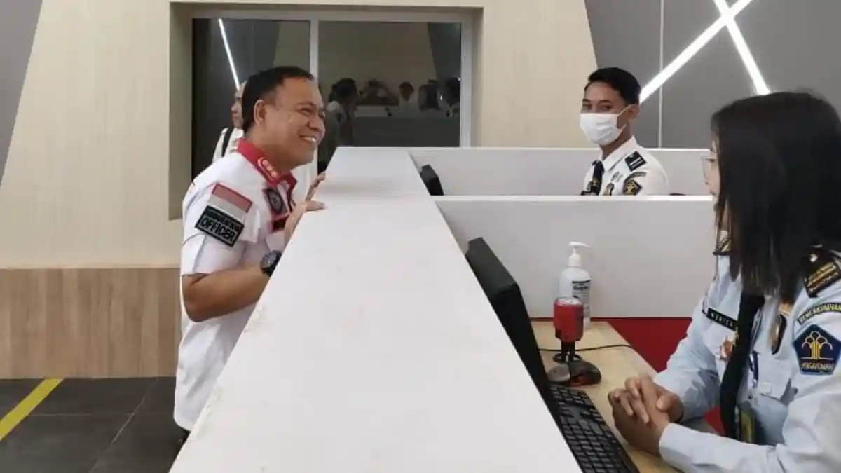Friece Sumolang Kunjungi TPI Bandara Internasional Sam Ratulangi Manado, Ini yang Dilakukan