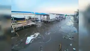 Pantai-Karangsong-Banjir-Rob-7-Mei.jpg