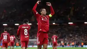 Selebrasi-Virgil-van-Dijk-usai-bawa-Liverpool-menang-atas-Atletico-Madrid.jpg