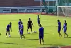 jabar/Pemain-Persib-Bandung-menggelar-sesi-latihan.jpg