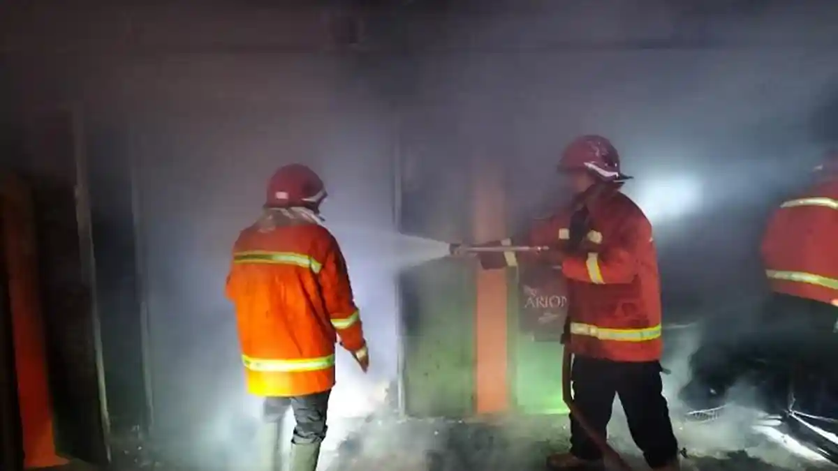 Kios Barang Campuran-Pertalite Eceran Terbakar di Kamangi Bulukumba Sulsel