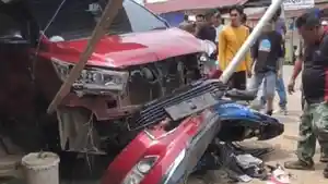 Mobil-Innova-Ringsek-parah-usai-alami-kecelakaan-di-Jalan-Poros-kONAWE-UTARA.jpg