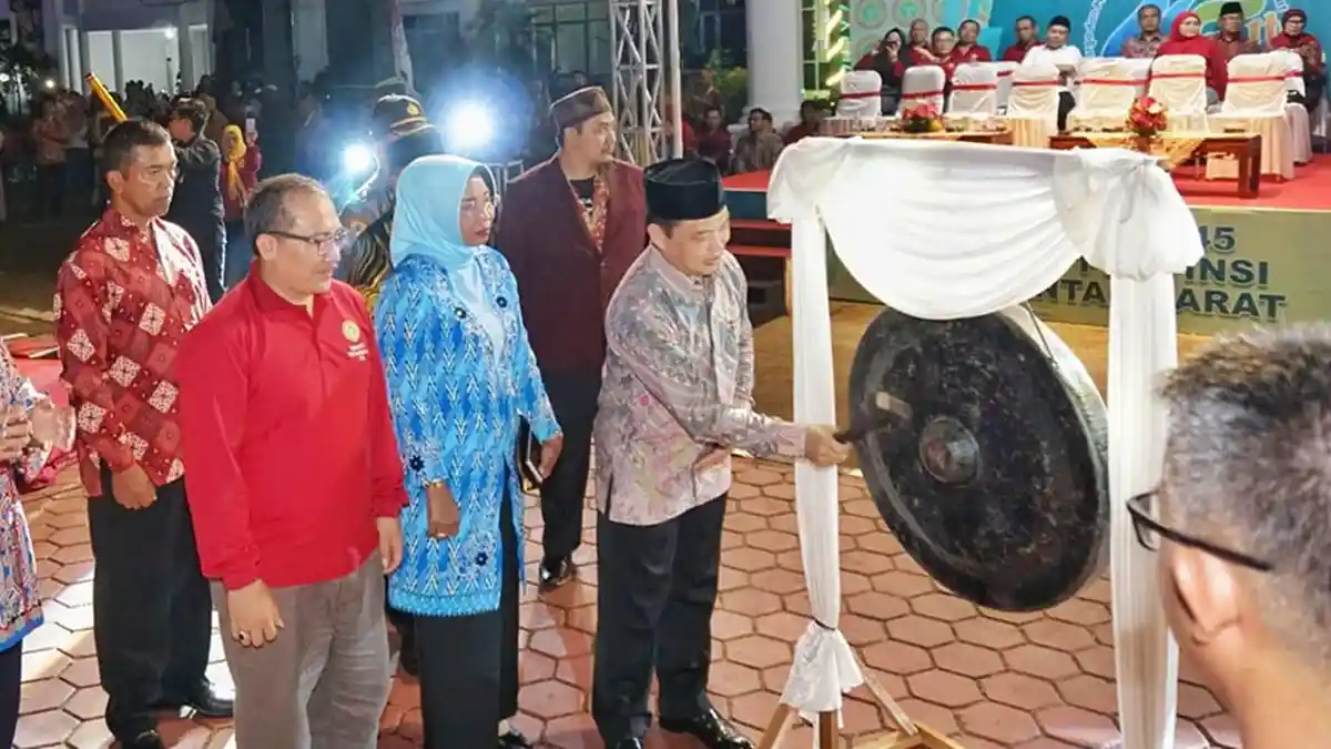 Wagub Ria Norsan Minta Perawat Tingkatkan Profesionalisme Pelayanan