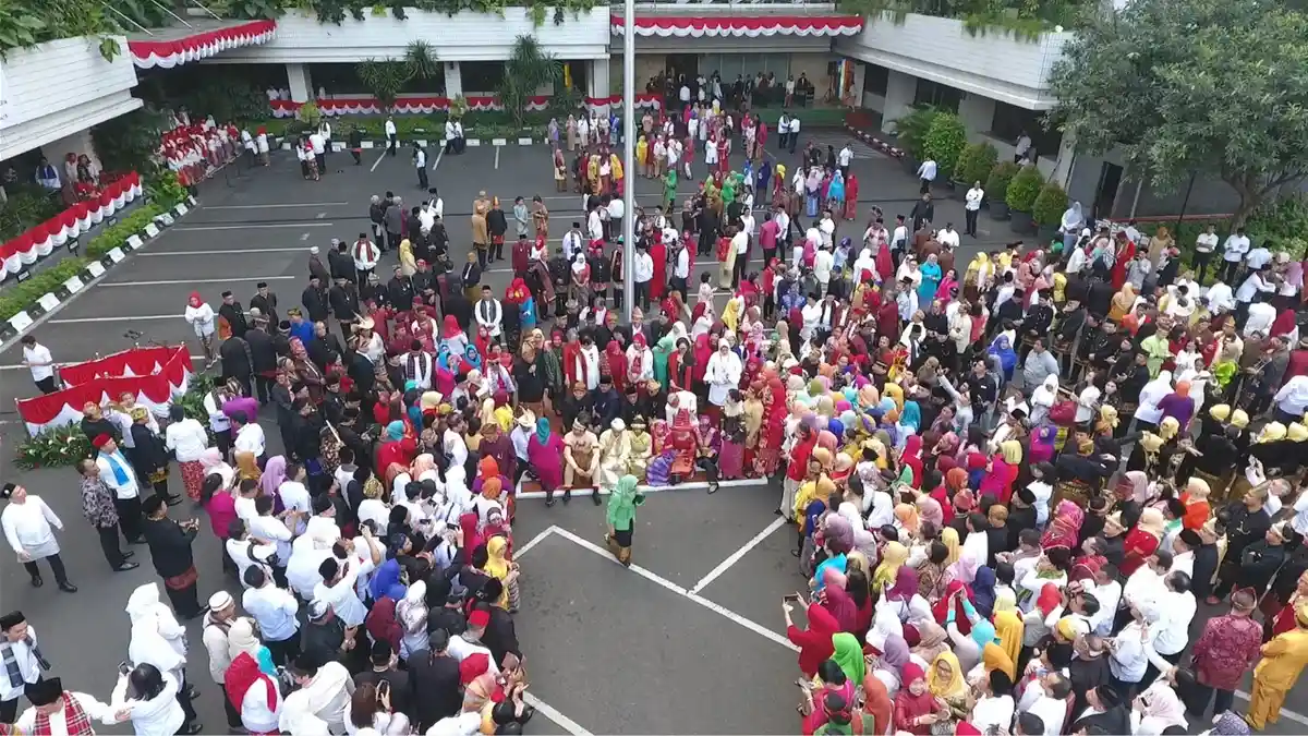 Peringati HUT RI, Menteri Basuki: Jangan Terlena dan Berpuas Diri atas Pencapaian - kementerian-pupr_20170817_211250.jpg