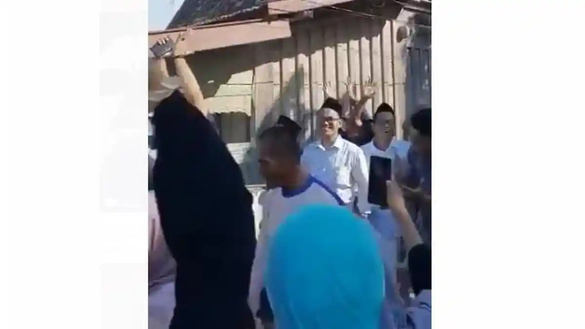 Viral Video 'Duit Ora Payu!', Adik Sepupu Gus Baha' Menang Pilkades Tanpa Politik Uang di Rembang