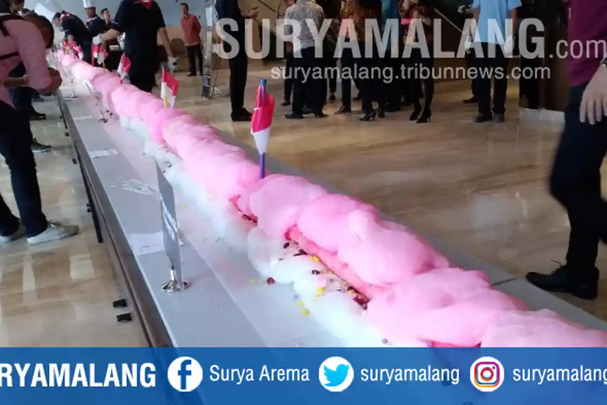 Usaha Pecahkan Rekor, Buat Lapis Arum Manis Sepanjang 17 Meter 8 Cm dan 45 Mm