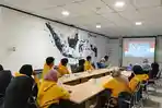 Berkunjung-ke-Graha-Tribun-Puluhan-Siswa-PalComTech-Cabang-Opi-Mall-Belajar-Tentang-Pemberitaan.jpg