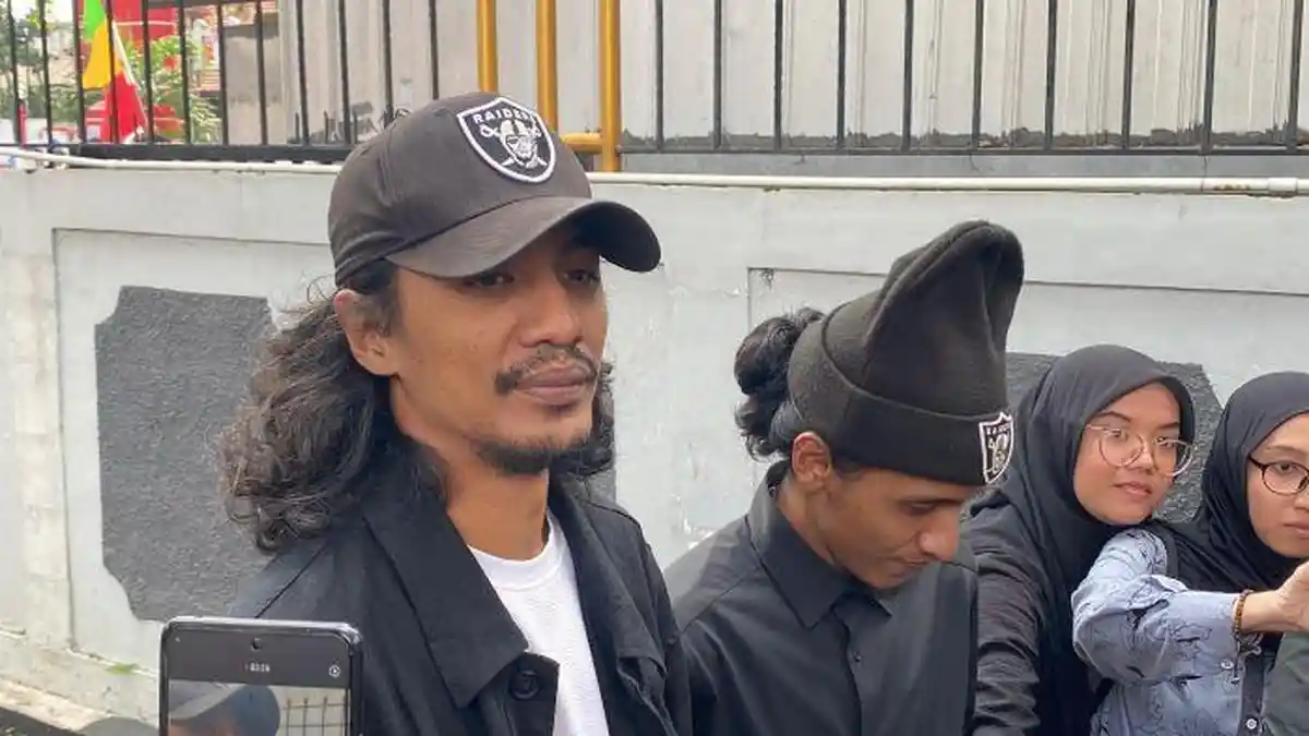 Vadel Badjideh Jalani Sidang Perdana di PN Jaksel, Keluarga Hadir Beri Dukungan 
