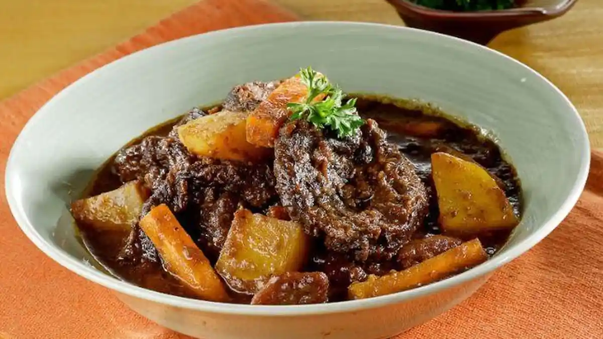 Resep Semur Daging Pedas, Cocok Jadi Menu Makan Siang