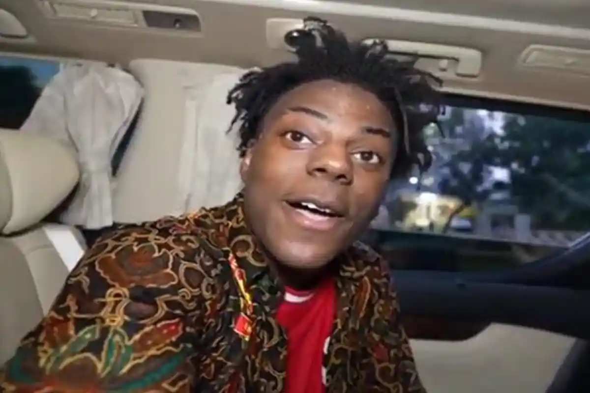 Sosok IShowSpeed YouTuber Dunia Datangi Indonesia Streaming Hingga Dapat Batik dari Fans