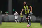 Striker-Al-Ittihad-Karim-Benzema.jpg