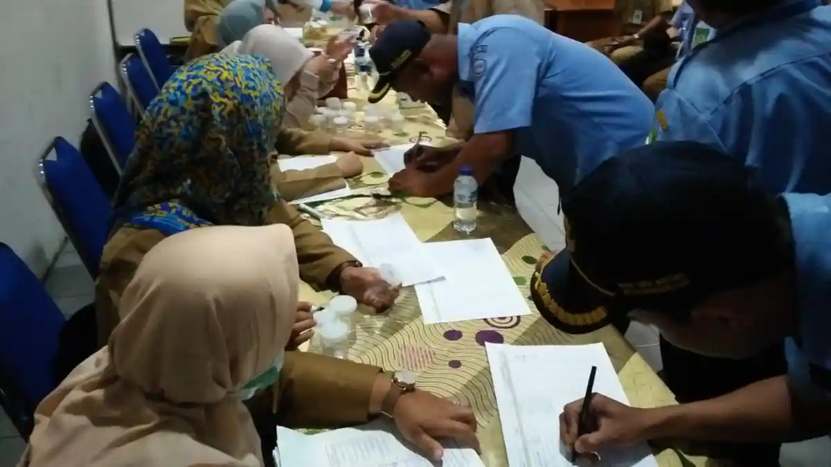 Menjaring Pengguna Narkoba, Pegawai PDAM Tangerang Dites Urine
