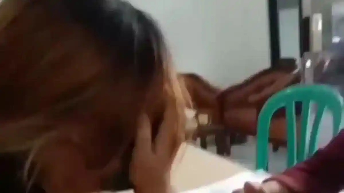 Viral Video Petugas BST Dibentak Warga hingga Menangis, Diminta Syarat Pengambilan Malah Nantang