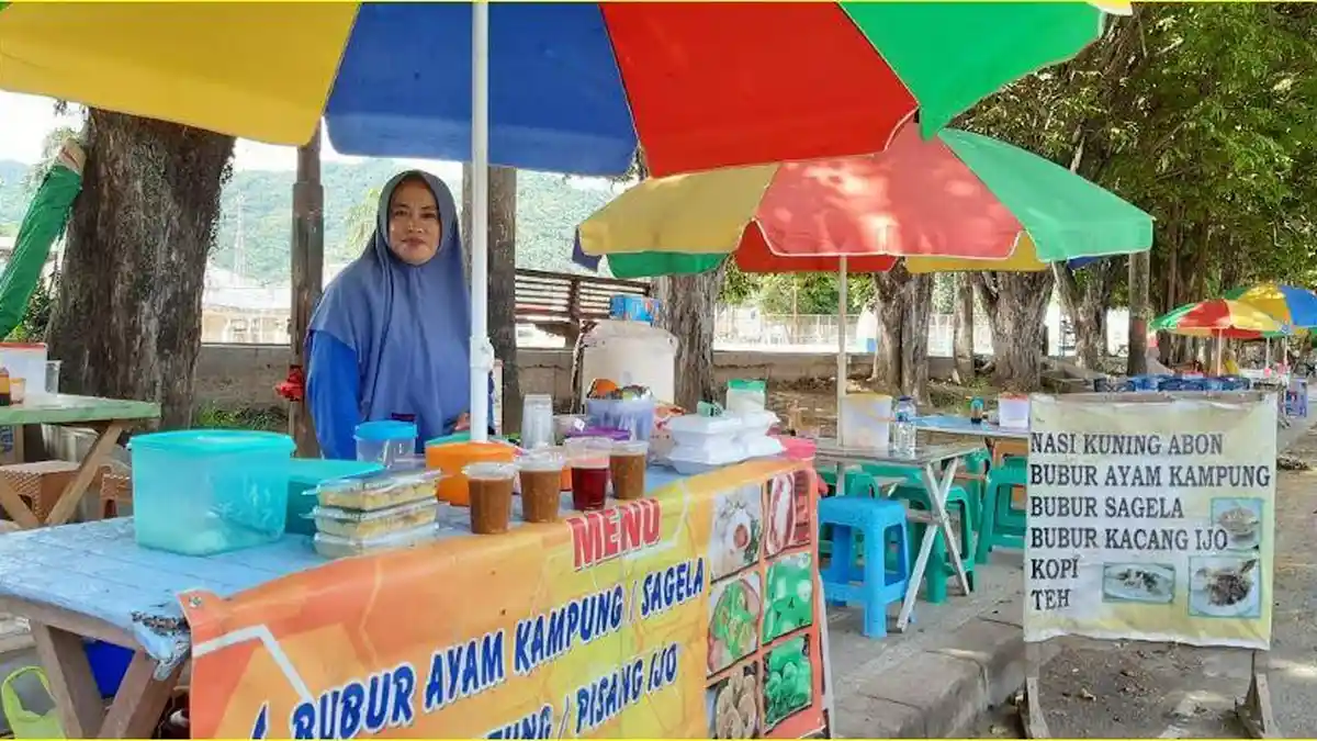 Cerita Ririn Mamonto, Guru SD di Gorontalo Nyambi Jualan Nasi Kuning Tiap Hari Minggu