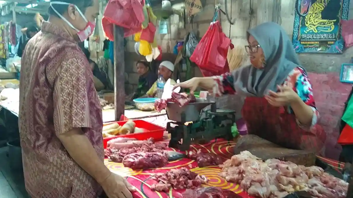 Jelang Idul Adha, Pedagang Pasar Kalindo Ini Sebut Harga Daging Sapi Bakal Naik
