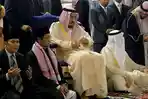 raja-salman-salat-di-masjid-istiqlal_20170303_181743.jpg