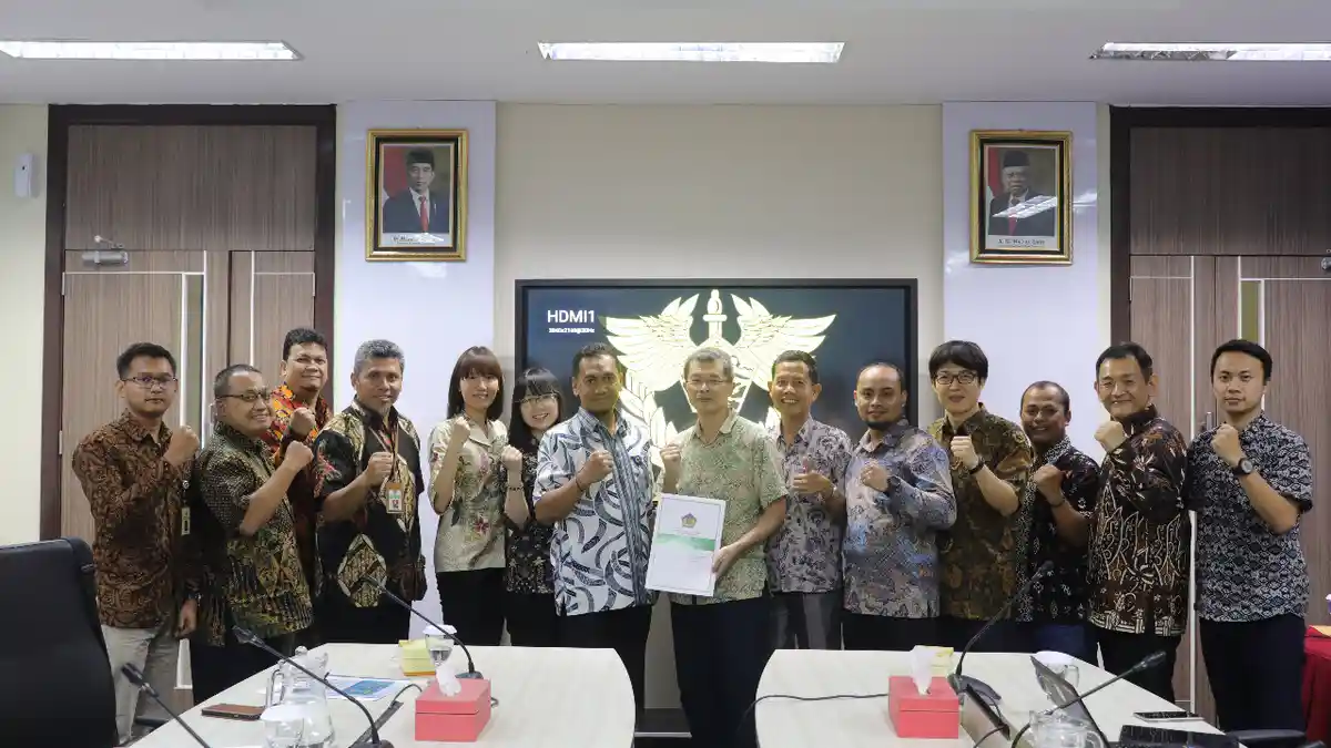 Pabrik Sepatu Pertama di Temanggung Mulai Beroperasi
