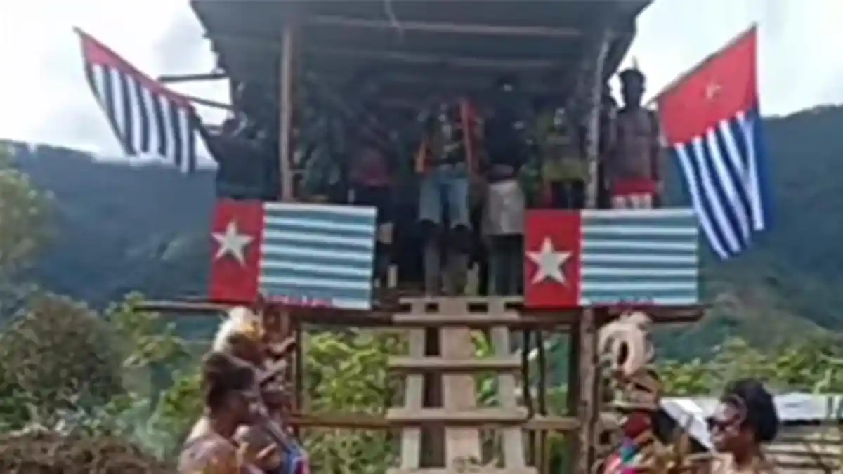 Ingin Minta Bantuan ke Kepala Kampung, Yang Didapat KKB Justeru Karung Sampah, Kisahnya Bikin Haru