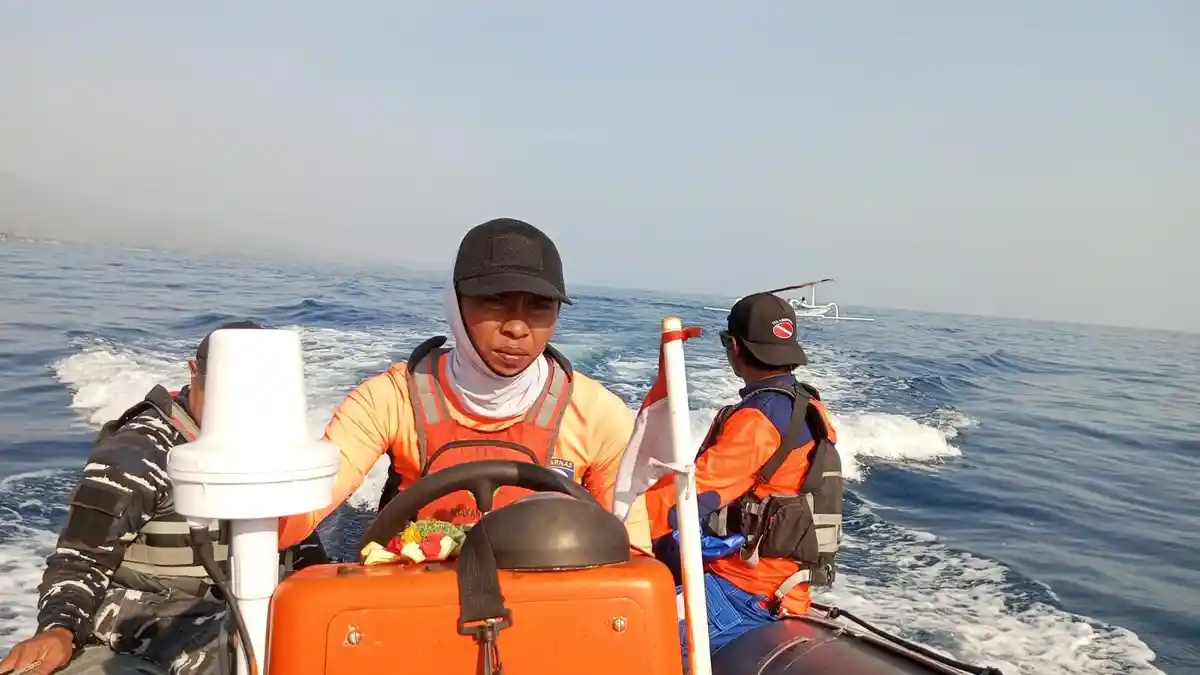Basarnas Lakukan Pencarian Nelayan Hilang Hingga Ke Perairan Seraya