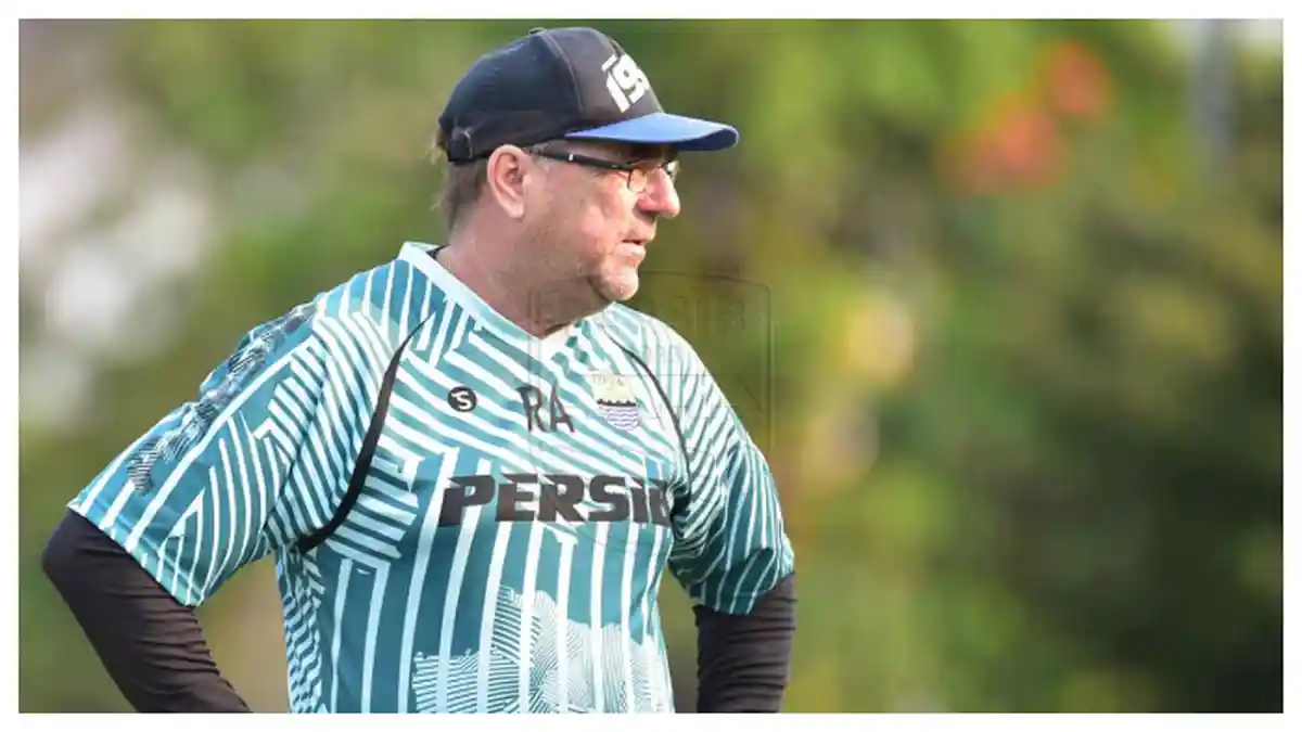 Statistik Tak Terlalu Baik, Persib Bandung Layak Pertahankan Robert Alberts? Ini Pendapat Supriyono