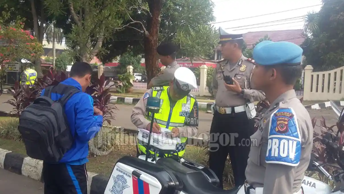 STNK Mati karena Belum Bayar Pajak Bisa Ditilang Saat Operasi Zebra 2020 ? Ini Penjelasannya