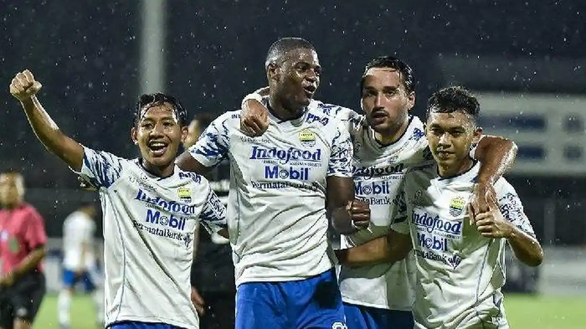 Eks Punggawa Real Madrid Lengserkan Robert Alberts Tukangi Maung Bandung, Ini Sosoknya