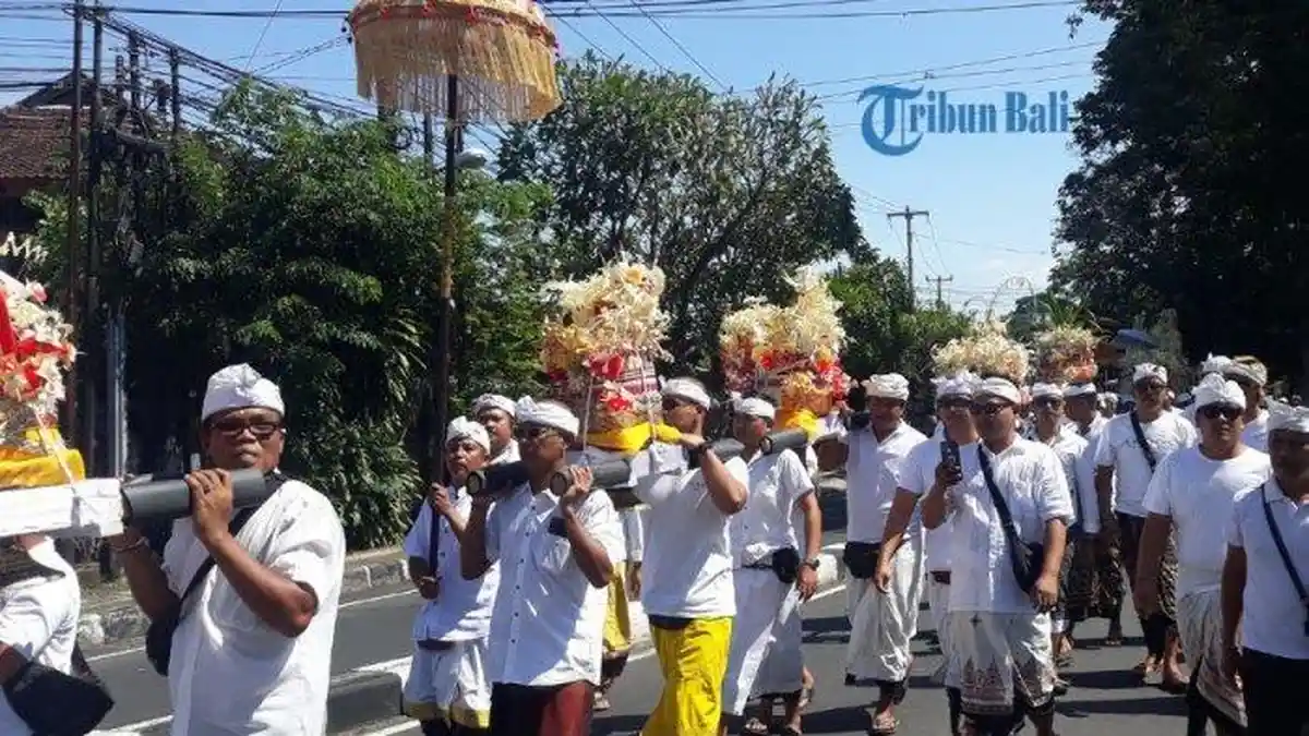 Hari Ulihan, Kembalinya Dewa dan Pitara ke Kahyangan, Ini yang Dipersembahkan