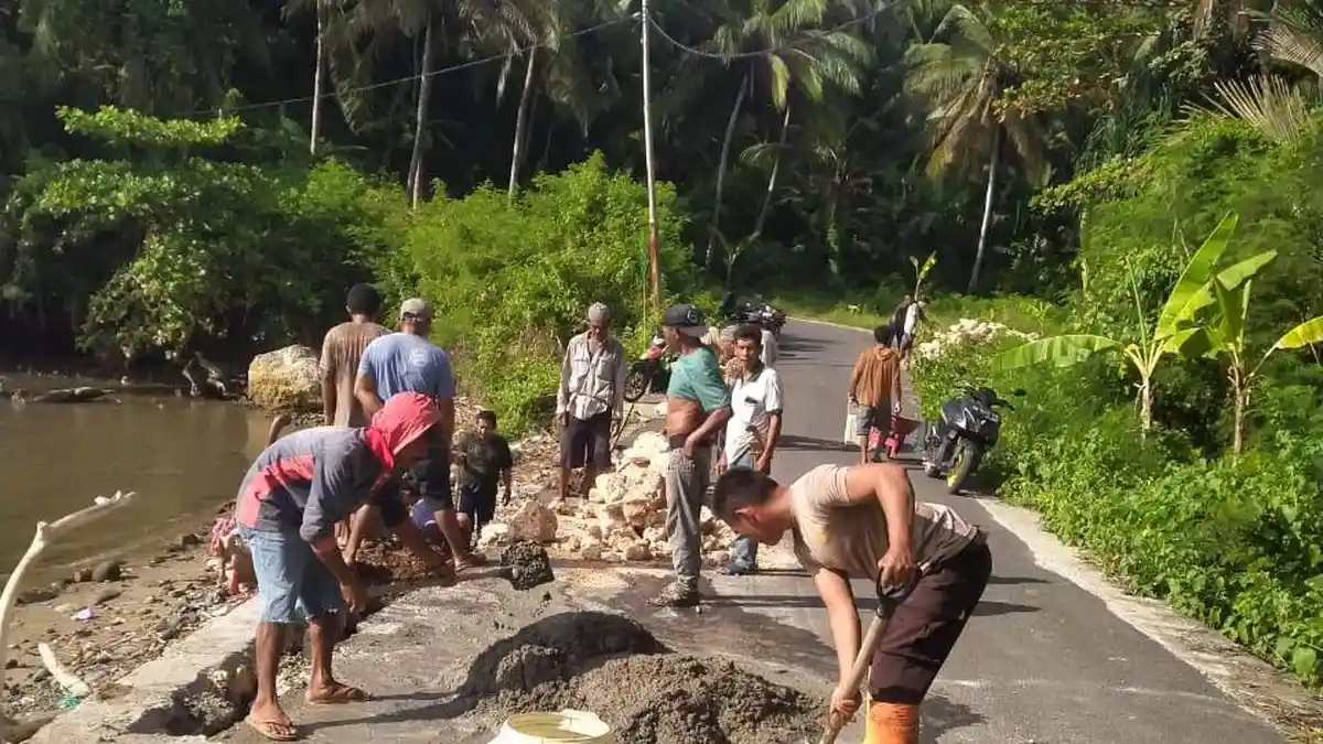 Abrasi Laut Rusak Tanggul Jalan Utama di Tanuntung Bulukumba