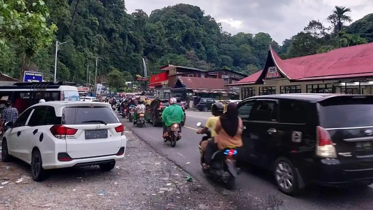 Hari Terakhir Sistem One Way, Jalan Raya Padang-Bukittinggi Terpantau ...