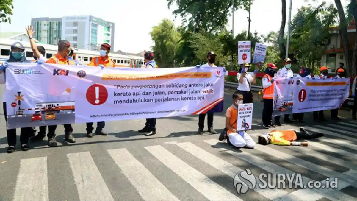 Upaya PT KAI Daop 8 Surabaya Menekan Jumlah Kecelakaan di Lintasan Kereta Api