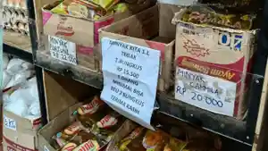 MinyaKita-yang-dipajang-di-minimarket-yang-ada-di-Selatpanjang.jpg